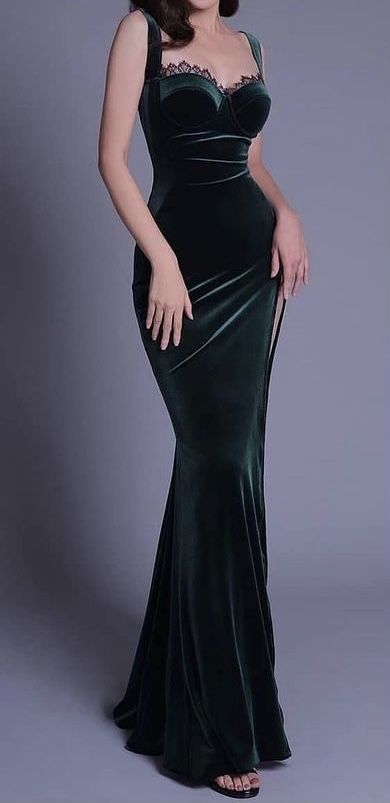 Green Dress Formal, Hollywood Glam Dress, Green Formal Dresses, Dark Dress, Fashion Drawing Dresses, Royal Dresses, Gala Dresses, Glam Dresses, Fancy Outfits