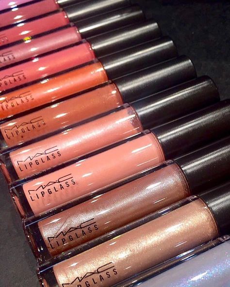 Peterborough, Mac Cosmetics Aesthetic, Mac Makeup Products, Mac Lip Glass, Best Makeup Brands, Glamorous Makeup, Makeup Concealer, Kiss Makeup, Makeup For Beginners