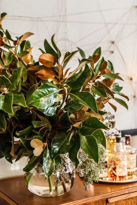 Fruit And Vegetable Table Wedding, Magnolia Leaves In Vase, Magnolia And Hydrangea Wedding, Magnolia Centerpiece Dining Room, Magnolia Leaf Centerpiece, Magnolia Leaves Centerpiece, Magnolia Centerpiece, Magnolia Bouquet, Festive Dinner Party