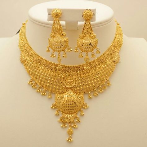 22kt Indian Gold Jewellery B9C Bridal Gold Necklace, Gold Jewelry Wedding, Indian Gold Jewellery, Punjabi Jewellery, Rose Gold Jewelry Set, Indian Gold Necklace Designs, Indian Gold Jewellery Design, Kalyan Jewellers, Dubai Gold Jewelry