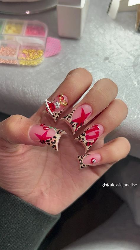 Freestyle Nail Designs, Cute Nail Ideas, Beauty Hacks That Actually Work, Cozy Colors, Quartz Nails, Fall Nail Ideas, Punk Nails, Duck Nails, Hard Nails