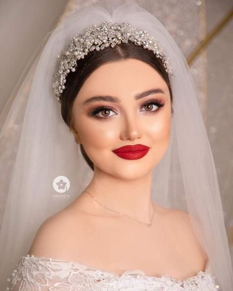 Cupid Bow Lips, Self Portrait Challenge, Bow Lips, Portrait Challenge, Red Lipstick Makeup Looks, Cupid Bow, Glamorous Wedding Makeup, Pageant Makeup, Women Suits Wedding