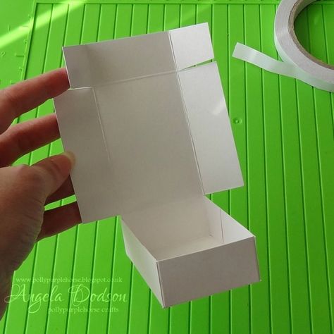 How to Make Mini Gift Boxes - A simple Tutorial How To Make Gift Card Boxes, Gift Box From 12x12 Paper, How To Make A Gift Box Diy Simple, Diy Small Box With Lid, Make A Box From Paper, How To Make A Small Box From Cardstock, Small Box Tutorial, Mini Box Tutorial, Diy Box Making