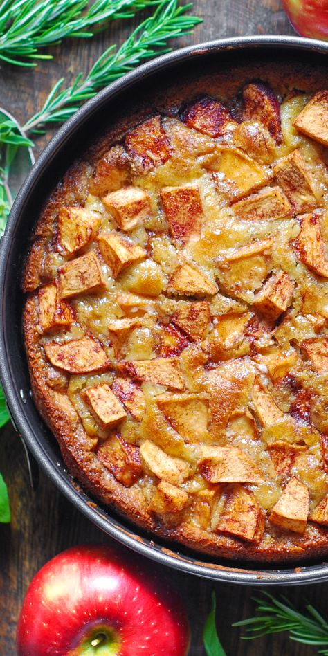 Simple Apple Cake in a Springform Pan. Apple Cake Springform Pan, Spring Apple Desserts, One Pan Apple Cake, Spring Form Pan Desserts, Apple Cake In Springform Pan, Apple Pie In A Cake Pan, Spring Foam Pan Recipes, Springform Pan Desserts, Simple Apple Cake Recipe