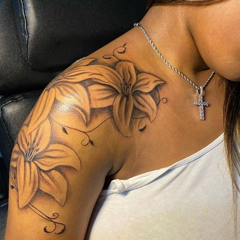 Classy Shoulder Tattoos, Shoulder Tattoos For Females, Cute Shoulder Tattoos, Feminine Shoulder Tattoos, Women's Shoulder Tattoo, Tattoos Female, Girl Shoulder Tattoos, Small Shoulder Tattoos, Cute Hand Tattoos