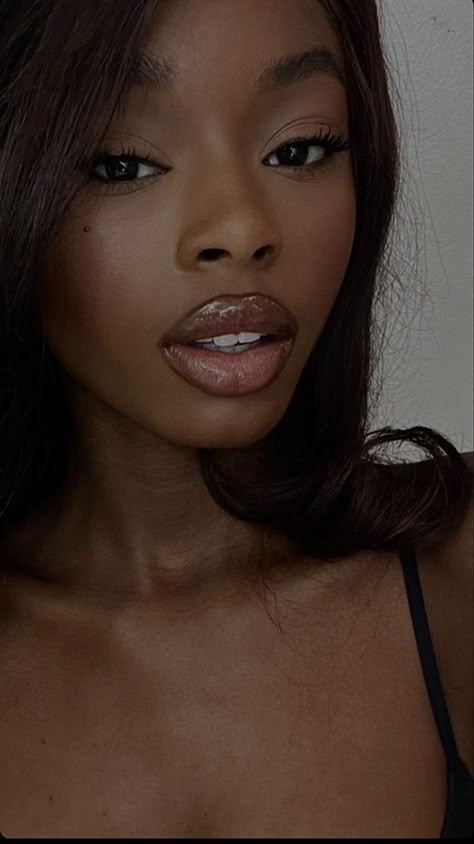 Long Lashes Black Women, Deep Low Contrast Makeup, Deep Medium Contrast Makeup, Cat Face Type Makeup, Scorpio Makeup Aesthetic, High Contrast Makeup Looks, Low Contrast Face, Siren Eyes Hooded Lids, Elegant Makeup Archetype