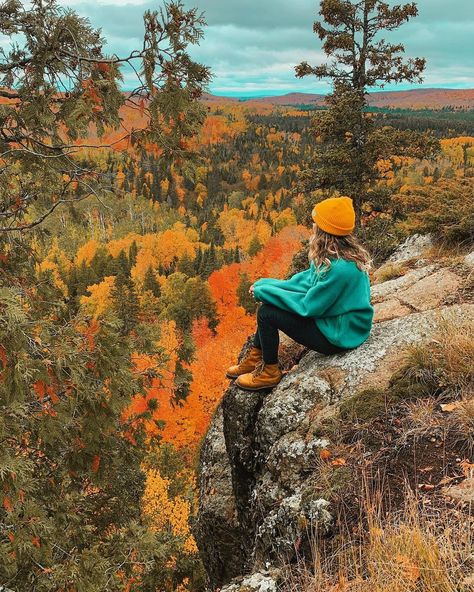 Hailey Miller Dreaming Out Loud, Dark Artsy, Dreaming Outloud, Granola Girl Style, Hailey Miller, Usa Trip, Vintage Photoshoot, Granola Girl, Cover Ideas