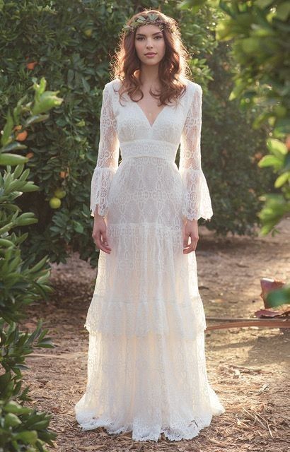 33 Boho Wedding Dress Ideas for Your Big Day - Poptop Event Planning Guide Hippie Bride, Wedding Dresses Hippie, Hippie Wedding, Dresses Australia, Boho Wedding Dress Lace, Australia Wedding, Trendy Wedding Dresses, Bohemian Wedding Dress, Bohemian Wedding Dresses