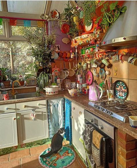 Maximalist Farmhouse Kitchen, Tacky House Decor, Maximalist Grandmacore, Maxamilist House, Whimsical House Decor, Whimsigoth Kitchen, Renovation Aesthetic, Renovated Furniture, Fairy Kitchen