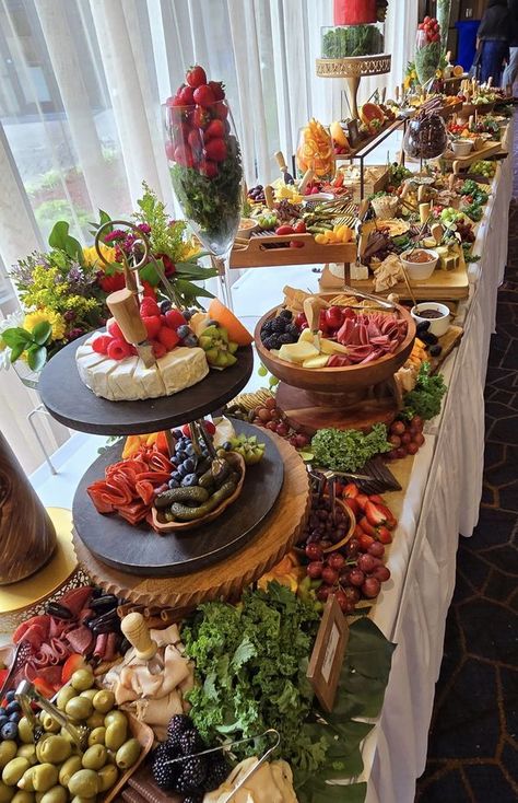 Large Charcuterie Table Display, Grazing Table Sandwiches, Upscale Charcuterie Board, Round Charcuterie Table, Big Charcuterie Board Ideas, Charcuterie Countertop, Elegant Grazing Table, Charcuterie Wedding Display, Long Charcuterie Board Ideas