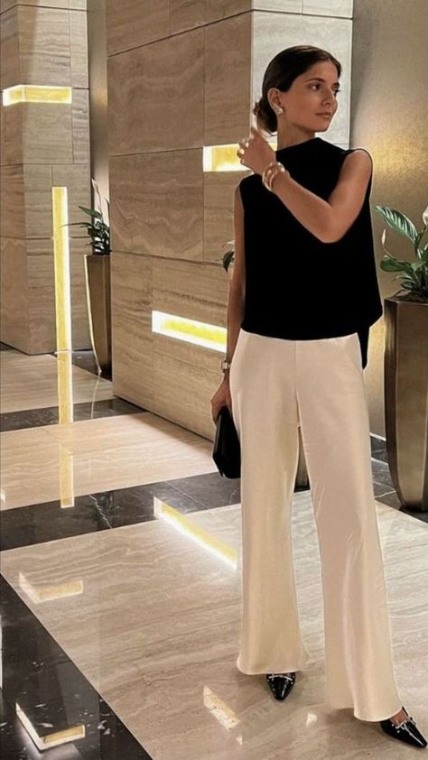 Professional Graduation Outfit, Executive Fashion Women, Casual Dinner Outfit Summer Simple, Posh Outfits Classy, Casual But Classy Outfits, Business Dinner Outfit Night Classy, Upscale Casual Outfit Women, Sophisticated Casual Outfits, Work Chic Outfit