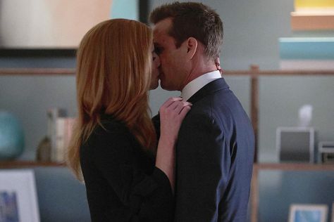 Suits Season 7 Episode 11: Can Darvey Still Happen? - Today's News: Our Take | TV Guide Harvey And Donna, Suits Serie, Donna Harvey, Suits Rachel, Suits Tv Series, Suits Quotes, Suits Harvey, Donna Paulsen, Suit Drawing