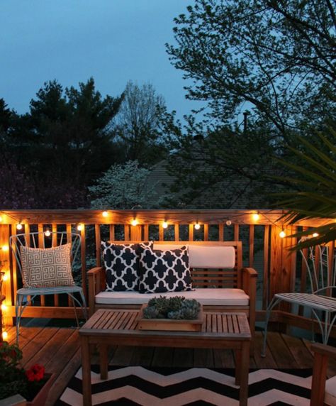 Tips to make even small space patios look inviting-great ideas here! Outdoor Deck Lighting, Small Outdoor Patios, Concrete Patios, Patio Pergola, Small Patio Garden, Apartment Patio, Apartment Patio Decor, Small Deck, Patio Diy