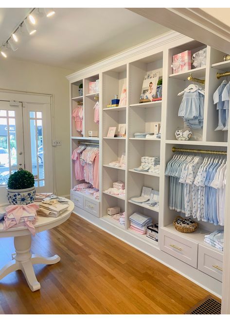 Kids Botique Interiors Ideas, Baby Store Interior Design, Baby Shop Design Interiors, Baby Store Design, Kids Shop Interior, Baby Boutique Ideas, Kids Shop Design, Baby Shop Design, Kids Store Design