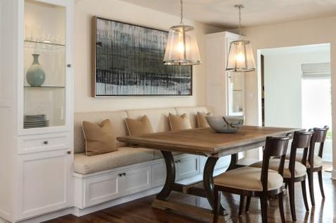 Surround yourself in a blanket of warm, white interior inspiration to ward off the winter blues. Banquette Seating Dining Room, Seating In Kitchen, Banquette Ideas, Dining Room Built Ins, Meja Sofa, Banquette Seating In Kitchen, Dining Room Bench Seating, Built In Banquette, Kitchen Banquette