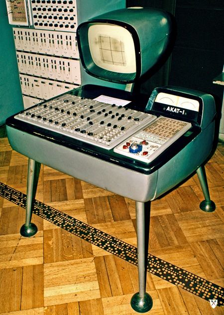 AKAT-1, a Polish made analog computer from the 1960′s Analog Computer, Alter Computer, First Transistor, To Do App, Old Computer, Computer History, Old Technology, Control Panels, Old Computers