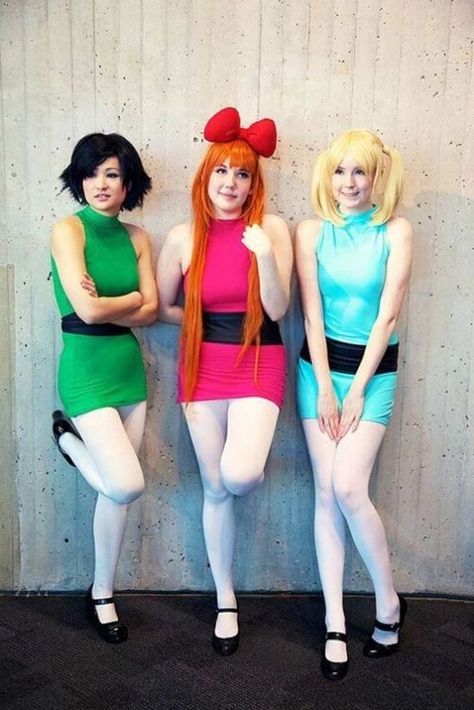 Fantasias para Halloween fáceis de fazer que podem ser usadas tanto no dia das Bruxas quanto no Carnaval do Brasil. #halloween #diadasbruxas #carnaval #costumes #fantasias 3 People Costumes, Powerpuff Kızları, Best Group Halloween Costumes, 2015 Halloween Costumes, 90s Halloween Costumes, Friend Costumes, Best Friend Halloween Costumes, Trio Halloween Costumes, 90s Halloween