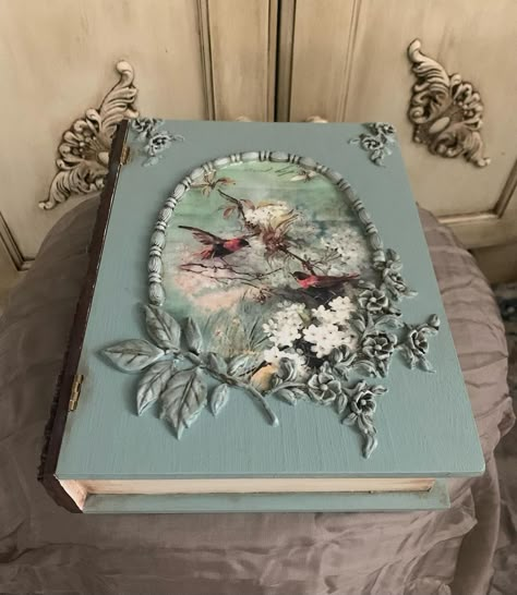 Decoupage Ideas Wood, Decopage Ideas Decoupage, Decoupage Boxes Ideas, Money Wrapping Ideas Cash Gifts, Money Wrapping Ideas, Decoupage Books, Gift Topper Ideas, Decoupage Box Vintage, Wrapping Gifts Ideas Creative