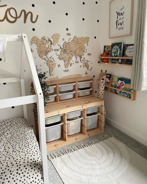 Kallax Kids Clothes Storage, Little Boy Rooms Ideas, Trofast Stacked, Ikea Kids Storage Ideas, Small Kids Room Ideas For Boys, Ikea Boys Room, Ikea Trofast Ideas, Toddler Bedroom Ikea, Ikea Childrens Room