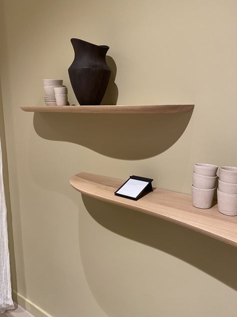 Blob wall shelve Studio Henk Irregular Wall Shelves, Asymmetric Floating Shelves, Curvy Wall Shelves, Muuto Shelves, Curved Floating Shelves, Curvy Shelves, Japandi Shelves, Minimalistic Shelves, Abstract Shelf