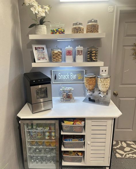 Snack Bar Living Room, Snack Bar Classroom, Entertainment Room Snack Bar, Small Home Theater Snack Bar, Coffee Bar Ideas For Salon, Cute Tiny Apartment Ideas, Haus And Hues Aesthetic, Office Lay Out Ideas, Snack Bar Room Ideas