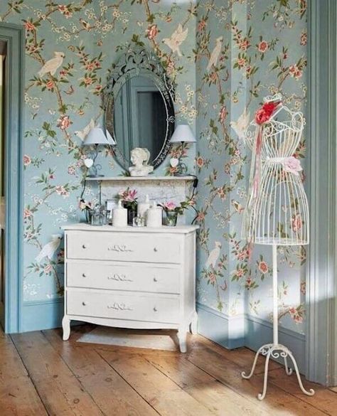 Vintage Dressing Rooms, Shabby Chic Decorating, Camera Vintage, Shabby Chic Dresser, Dekorasi Kamar Tidur, Shabby Chic Diy, Vintage Room, Bedroom Vintage, Design Del Prodotto