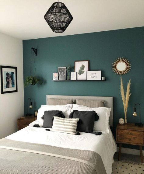 Bedroom Inspirations Master Green, Forest Green Feature Wall Bedroom, Green Paint Room Ideas Bedroom, Bedroom Ideas Forest Green, Wall Color Ideas Bedroom Paint, Forest Green Bedroom Decor, Bedroom Feature Wall Ideas Paint, Couple Room Ideas Bedrooms, Forest Green Bedroom