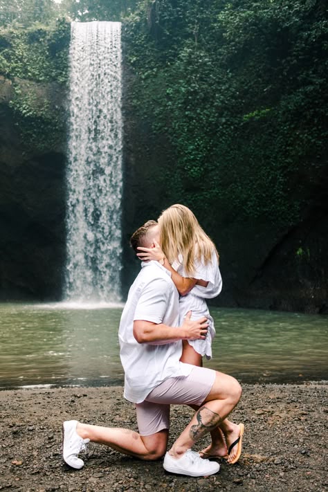 Waterfall Proposal Ideas, Bali Proposal, Proposal Ideas Waterfall, Waterfall Engagement, Proposal Waterfall, Engagement Proposal Ideas, Couples Photoshoot Waterfall, Couples Waterfall Photos, Waterfall Proposal