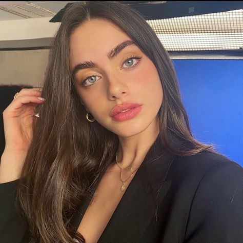 Yael Shelbia, Blue Eyed Girls, Charles Leclerc, Hair Inspo Color, Pretty Eyes, Girl Face, Pretty Face, Aesthetic Girl, Blue Eyes