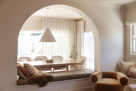 Arched Half Wall, Big Arch Living Room, Arch Living Room Design, Arch Cutout In Wall, Arch Interior Design Living Rooms, Arc Interior Design, Arched Dining Room, Dining Room Arch, Curved Wall Design