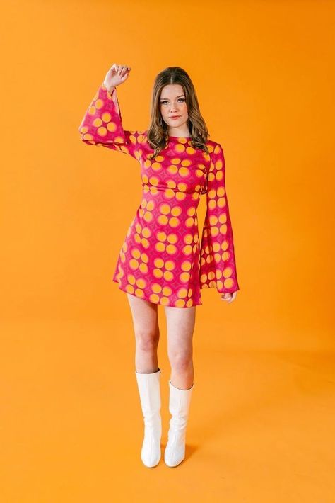 60s Inspired Outfits, Groovy Clothes, Groovy Fashion, Circus Outfits, Fashion Decades, 1960s Inspired, Vintage Airline, Outfits 70s, 60s And 70s Fashion