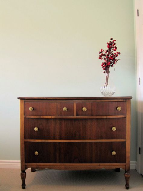 Dresser with two-tone wood stain job. Nice. Two Toned Wood Dresser, Two Tone Stained Dresser, Two Tone Wood Dresser, Dresser Inspo, Two Tone Furniture, Stained Dresser, Painted Dressers, Restored Furniture, Antique Storage