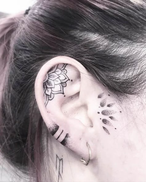 Simple Ear Tattoos, Men Ear Tattoo, Small Ear Tattoos, Ear Tattoos For Men, Ear Lobe Tattoo, Inner Ear Tattoo, Tattoo Healing Process, Face Tattoos For Women, Tattoos For Men And Women