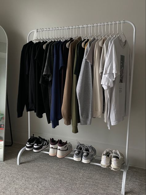 Bedroom Shoe Rack Ideas, Hanger Rack Aesthetic, Clothing Rail Aesthetic, Clothing Rack In Room, Clothes Hanging Aesthetic, Clothes Aesthetic Closet, Clothing Rack Room, Aesthetic Clothes Rack, Clothes On Rack