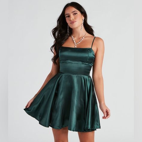 Attention Danielle, Green Hoco Dresses, Winter Dance Dresses, Green Hoco Dress, Formal Dance Dresses, Short Hoco Dresses, 8th Grade Formal Dresses, Green Homecoming Dresses, Short Green Dress