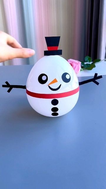 Balloon Snowman Diy, Snowman Balloon, Marble Balloons, Balloon Crafts, Diy Snowman, Snowman Crafts, Elf On The Shelf, Elf, Balloons