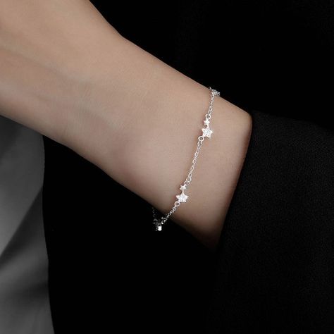 Cute Bracelet Aesthetic, Pretty Jewellery Bracelets, Elegant Wedding Jewelry, Elegant Wedding Party, Stars Bracelet, Star Charm Bracelet, Silver Bracelet For Women, Bracelet Star, Ankle Bracelets Diy