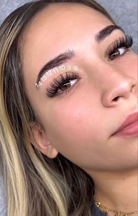 Eyelash Extensions Classic, Natural Fake Eyelashes, Lash Extentions, Best Lash Extensions, Lashes Fake Eyelashes, Wispy Eyelashes, Lash Extensions Makeup, Eyelash Extensions Styles, Lash Extensions Styles