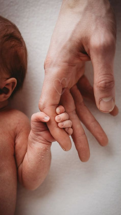 Newborn Daddy Pictures, Newborn Marine Corps Photos, Pictures To Take With Newborn, Detailed Newborn Pictures, Self Taken Newborn Pictures, Naked Newborn Photoshoot, Snuggle Me Organic Photography, Newborn Shoot Hospital, Awake Newborn Photography