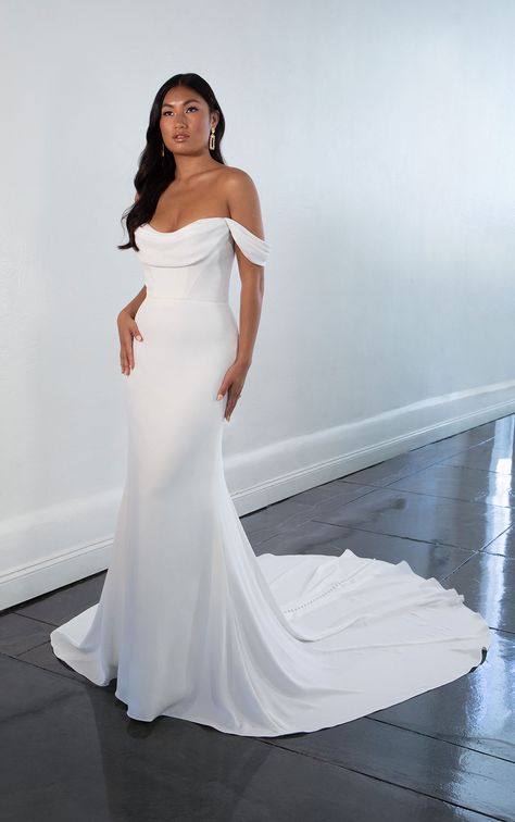 Martina Liana Wedding Dress, Column Wedding Dress, Plus Size Wedding Gowns, Classy Wedding Dress, Martina Liana, Kleinfeld Bridal, Dream Wedding Ideas Dresses, Classy Wedding, Wedding Dress Couture