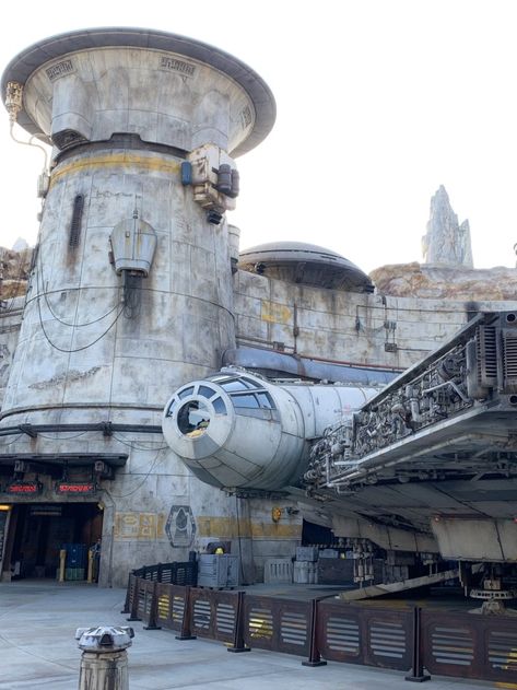 Sharing my experience and what to expect riding Galaxy's Edge Millennium Falcon at Disneyland Park.  What an experience! Millennium Falcon: Smuggler's Run I won't forget the first time I walked into Star Wars Galaxy's Edge and Saw the Millennium Falcon.  Full disclosure, I am not even a massive Star Wars fan and it blew me away.  The details are jaw dropping, you really can't stop staring at it.  Chances are you'll miss the entrance to Smuggler's Run because you eyes are glued on the Falcon.  Be Star Wars Land, Disneyland Star Wars, Picky Palate, Star Wars Galaxy's Edge, Star Wars Galaxy, Disney's Hollywood Studios, Star Tours, Galaxy's Edge, Disneyland California