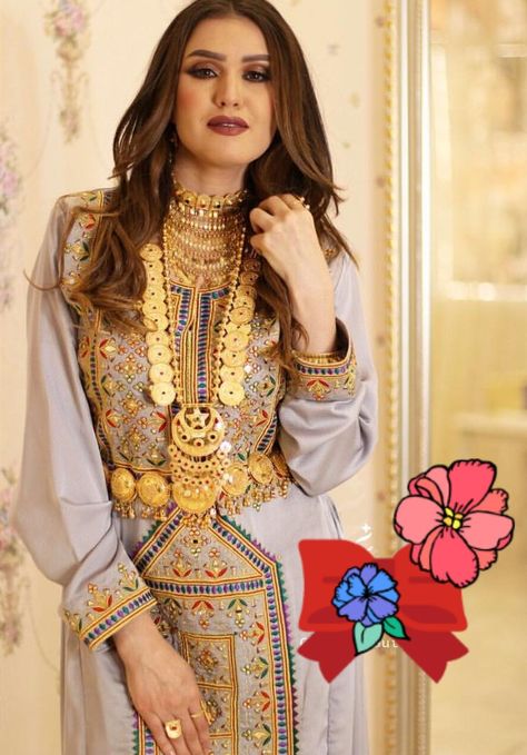 Yemeni Clothes, Arabic Clothing, Bridal Jewellery Inspiration, Balochi Dress, Interesting Outfits, Iranian Women Fashion, Casual Wear Dress, Afghan Dresses, Simple Pakistani Dresses