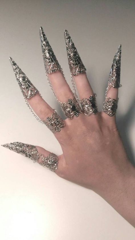 Hand Armour "Kali" Gothic Finger Claws Finger Claws, Hand Armor, Finger Armor, Claw Rings, Halloween Finger, Nail Guards, Flower Cuff Bracelet, Double Rings, Goth Halloween