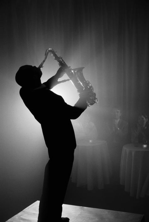 20s Glamour Aesthetic, The Roaring 20s Aesthetic Men, Jazz Club Photography, Jazz Aesthetic Black And White, New York 1920 Aesthetic, 20s Jazz Club, Jazz Aesthetic Photography, Film Noir Party Theme, 1920s Jazz Club Aesthetic