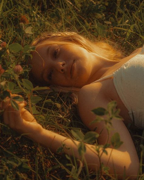 This shoot was so dreamy and fun to capture let me know your favorite! Soft Dreamy Photography, Dreamy Nature Photography, Dreamy Aesthetic Photoshoot, Dreamy Photography Aesthetic, Fairy Aesthetic Photoshoot, Vintage Aesthetic Photos, Nature Core Aesthetic, Photography Inspo Aesthetic, Serene Photography