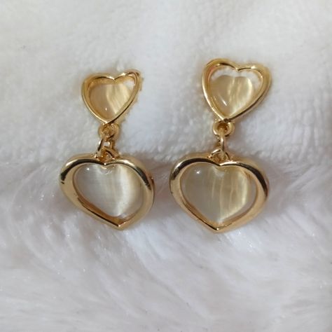 Gold Tone Heart Clip On Earrings No Piercing Needed Clip Ons Earrings, Gold Heart Aesthetic, Vintage Clip On Earrings, Heart-shaped Clip-on Wedding Earrings, Gold Heart Shaped Clip-on Earrings For Wedding, Elegant Heart-shaped Clip-on Earrings, Gold Heart-shaped Clip-on Earrings, Vintage Gold Clip-on Earrings, Italy Jewelry