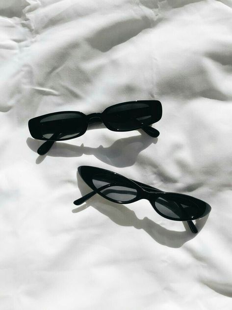 black dark glasses fashion moda aesthetic soft retro minimalism art dreamy Trendy Glasses, Cute Sunglasses, نظارات شمسية, Fashion Eye Glasses, Stylish Glasses, Trendy Sunglasses, Classy Aesthetic, Cool Sunglasses, Mode Inspo