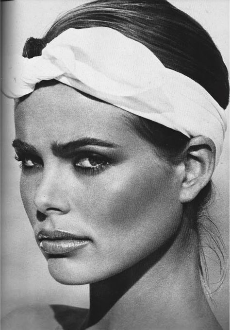 Bittersweet Vogue: Margaux Hemingway Margaux Hemingway, Francesco Scavullo, Jean Shrimpton, 90s Supermodels, Blush Contour, Linda Evangelista, Trendy Makeup, Raquel Welch, Foto Art