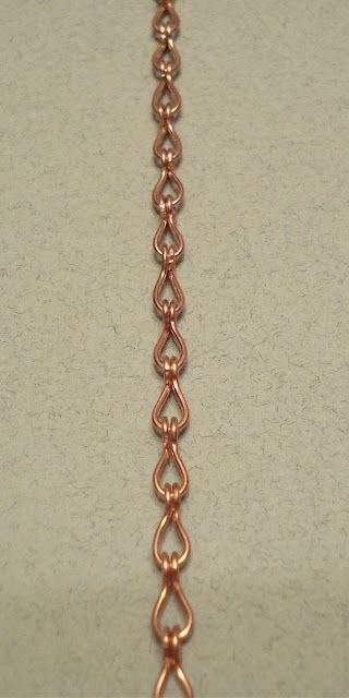 Tutoria on Making Wire Work Chain #jewelrymaking Wire Jewelry Making, Bijoux Fil Aluminium, Wire Jewelry Tutorial, Beaded Beads, Jewerly Making, Diy Wire Jewelry, Wire Work Jewelry, Jewelry Techniques, Handmade Wire Jewelry