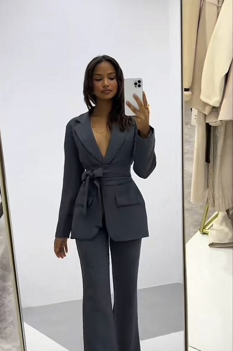 Business Awards Dinner Outfit, Blazer Outfit Elegant, Dress Business Attire, Interview Outfit Women, Corporate Outfits For Women, Corporate Fits, Pantsuit Outfit, Hoco Inspo, Brazil Culture